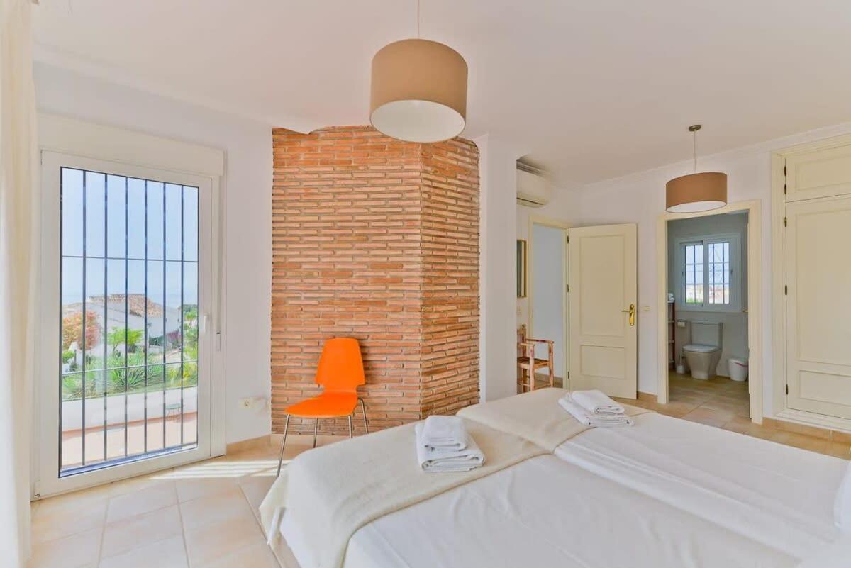Villa Oasis Nerja Exterior photo