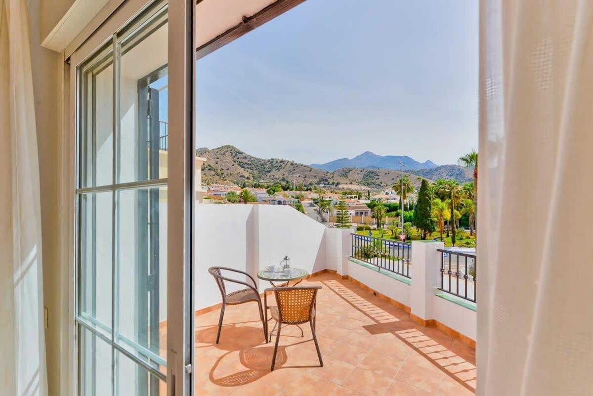 Villa Oasis Nerja Exterior photo